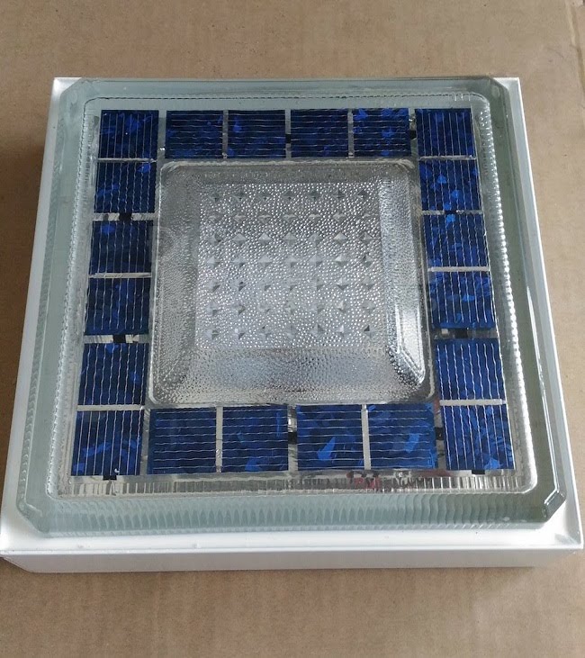 Đèn năng lượng mặt trời sân vườn Apollo 920