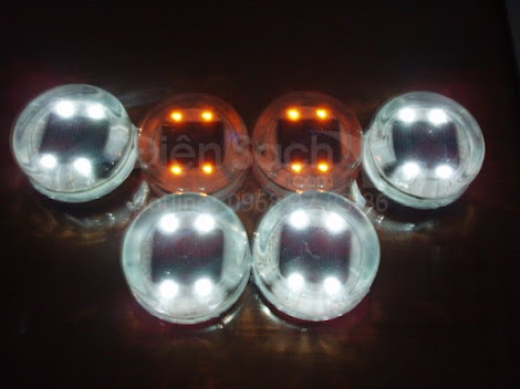 Đèn năng lượng mặt trời sân vườn LZ-05