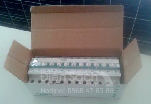 Thiết bị đóng cắt 1000VDC 20A