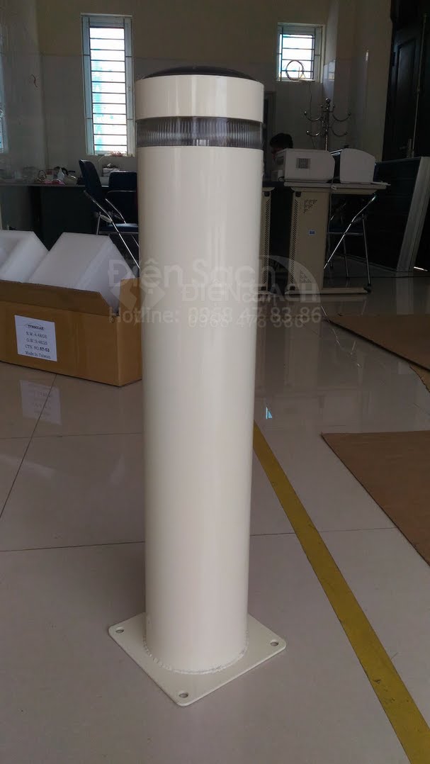 Đèn năng lượng mặt trời sân vườn Venus 970