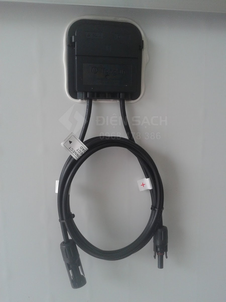 Tấm pin Năng lượng mặt trời 320W - Canadian